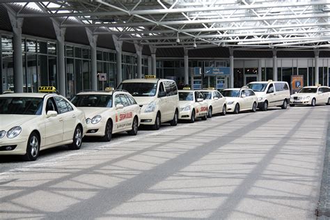 Taxis, To and From Airport .